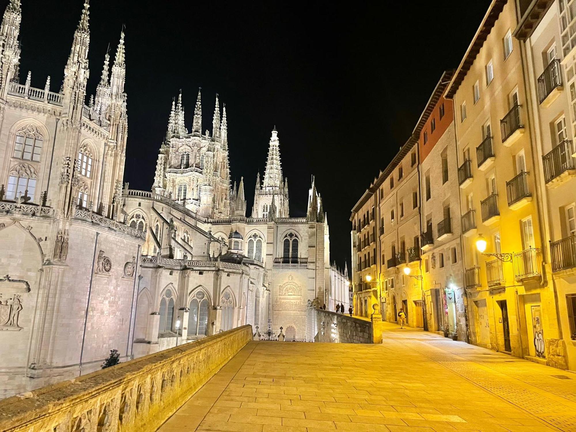 Contemplando La Catedral By Exclusive Burgos Apartments Eksteriør billede